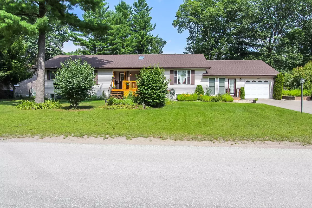 Wasaga Beach, ON L9A 1S3,225 39th ST