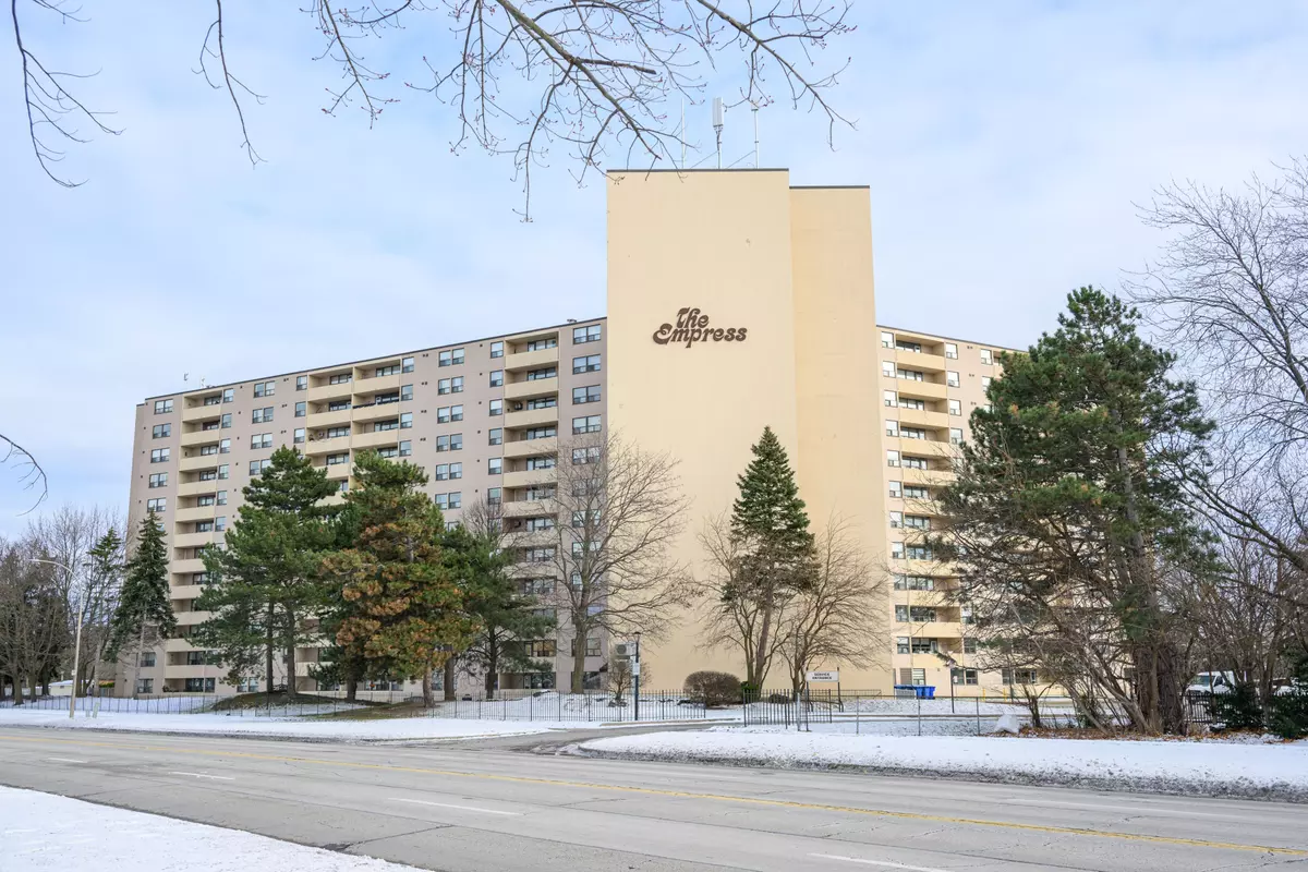 Burlington, ON L7N 3M2,700 Dynes RD #406