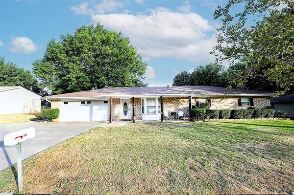 Bowie, TX 76230,502 Galia Street