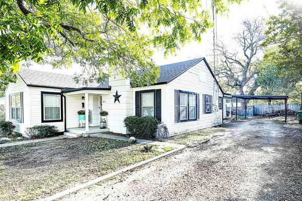 Bowie, TX 76230,307 Rock Street