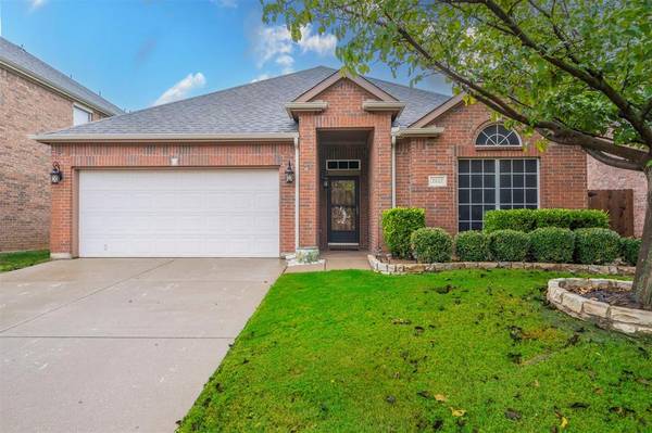 2812 Maple Creek Drive, Fort Worth, TX 76177