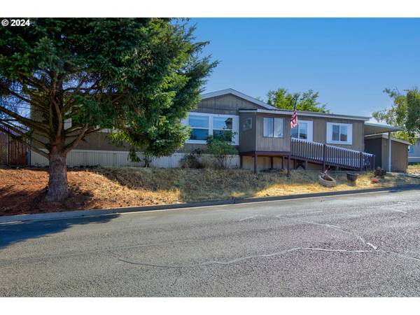 377 RIVER PLACE DR #20, Roseburg, OR 97471