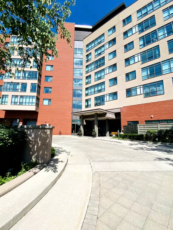 Toronto E07, ON M1S 5W4,90 SCOTTFIELD DR #306