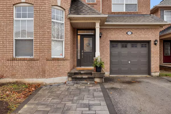 Oakville, ON L6M 4X3,2272 Calloway DR