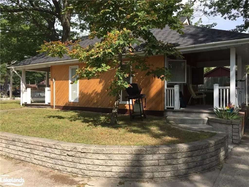 Wasaga Beach, ON L9Z 2G7,1055 MOSLEY ST