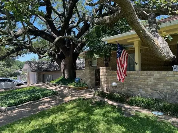 6148 Whitman Avenue, Fort Worth, TX 76133