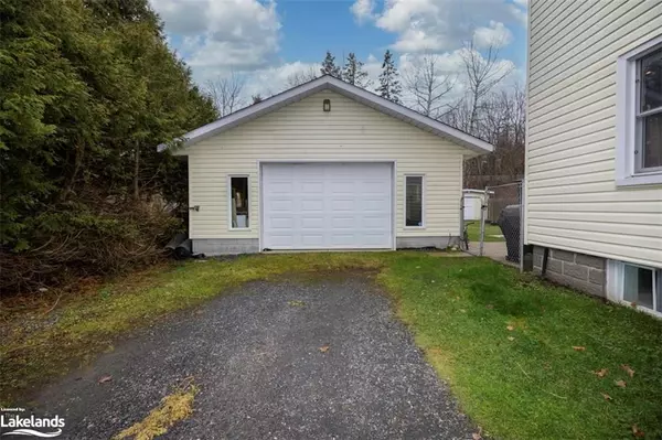 Parry Sound, ON P2A 2L9,8 MEADOW ST