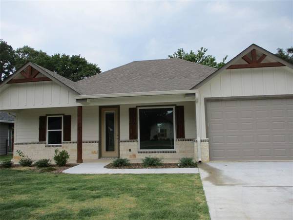 131 Pine Street,  Emory,  TX 75440