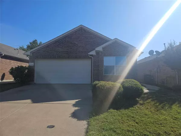 5924 Melanie Drive, Fort Worth, TX 76131