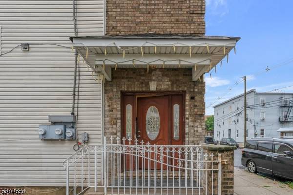 326 Palmer St,  Elizabeth City,  NJ 07202