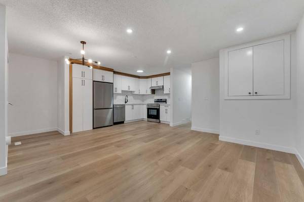 122 Abalone PL Northeast, Calgary, AB T2A 6N1