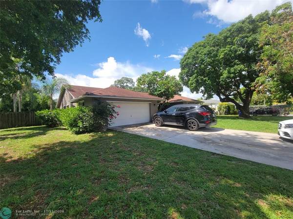 620 NE 2nd St, Pompano Beach, FL 33060