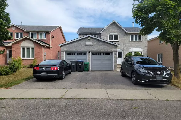 6 Waterloo CT, Brampton, ON L6Y 3M5