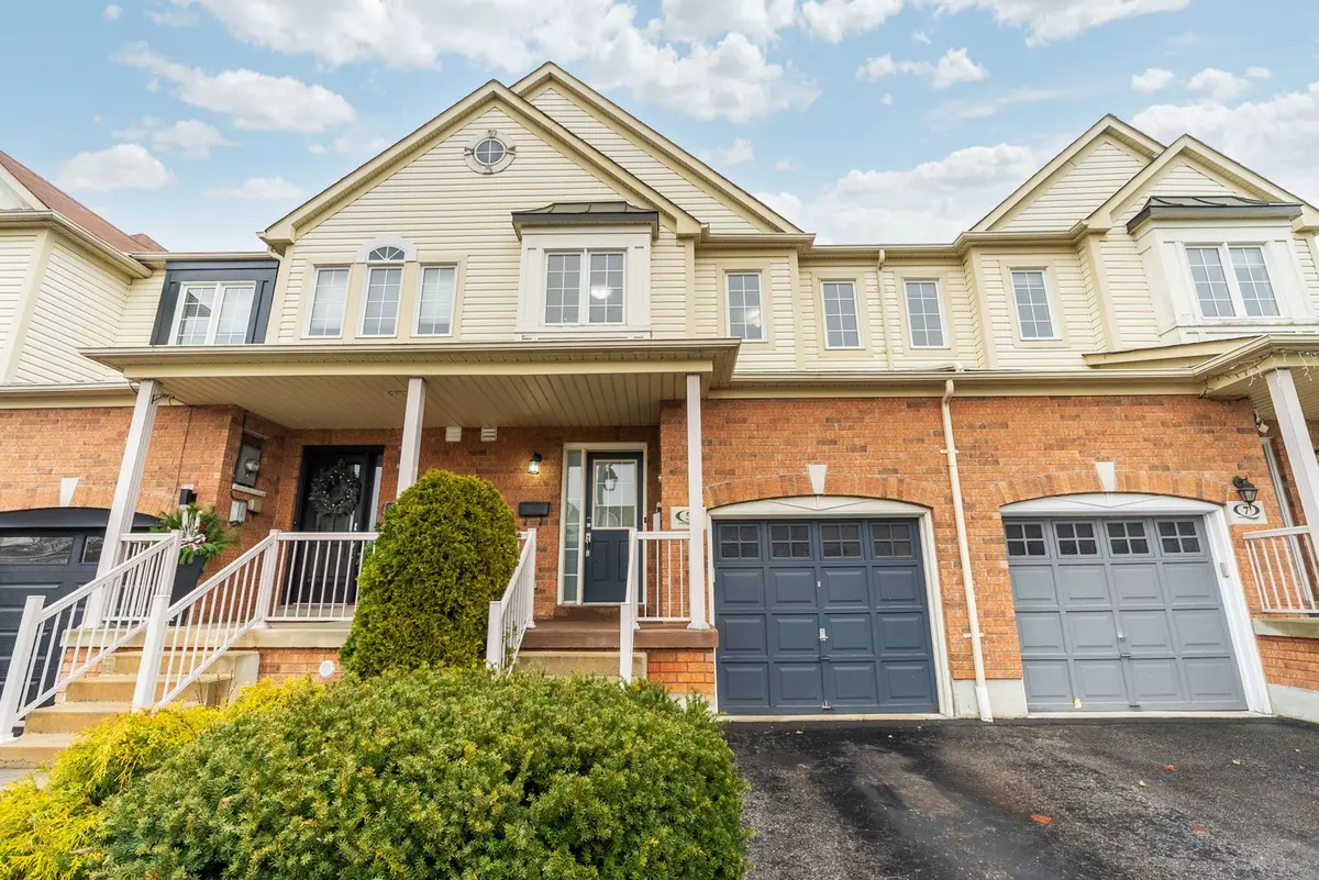 Durham, ON L1R 3N6,5 Bonello CRES