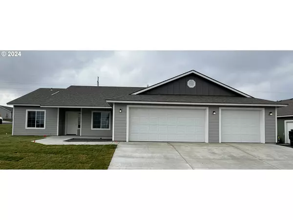 2932 Cardinal PL, Umatilla, OR 97882