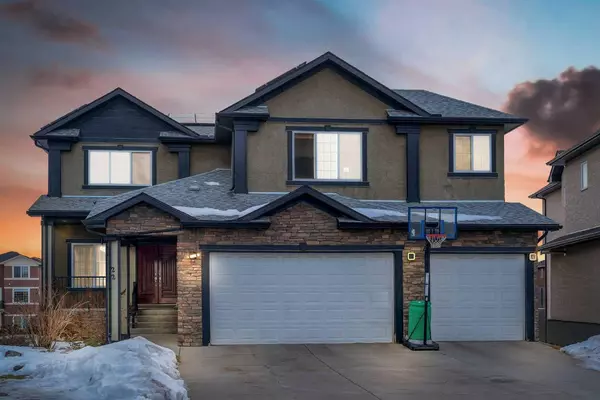 22 Taralake CPE NE, Calgary, AB T3J 0J1