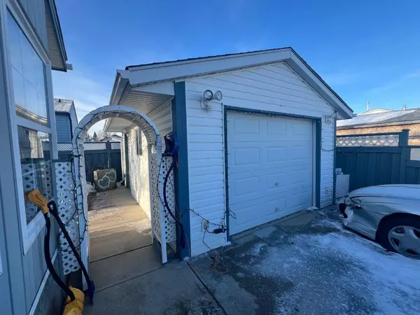 Clairmont, AB T0H 0W6,9602 100 AVE