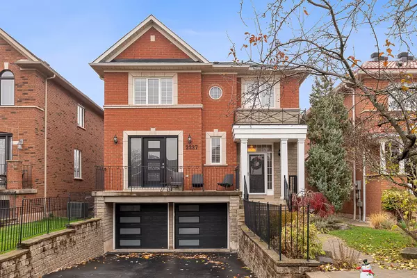 2227 Pheasant LN, Oakville, ON L6M 3S2