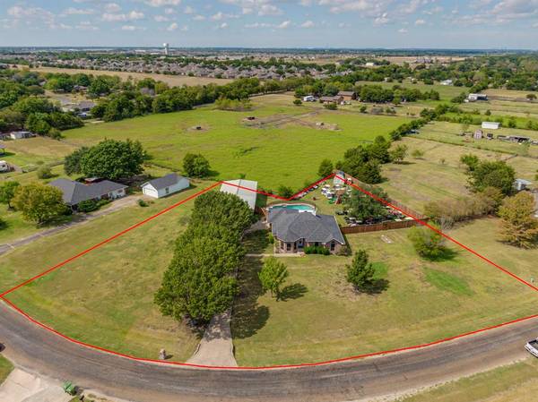 219 Ridge Oak Drive,  Red Oak,  TX 75154