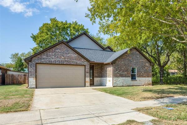 207 S Bond Street, Whitewright, TX 75491