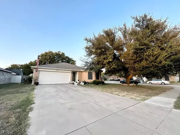 Saginaw, TX 76179,300 Comiskey Court