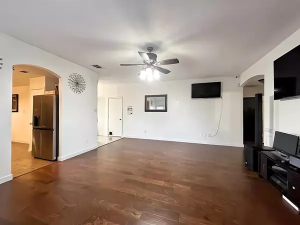 Saginaw, TX 76179,300 Comiskey Court