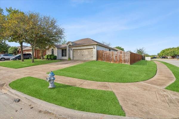 100 Hirth Drive, Crowley, TX 76036