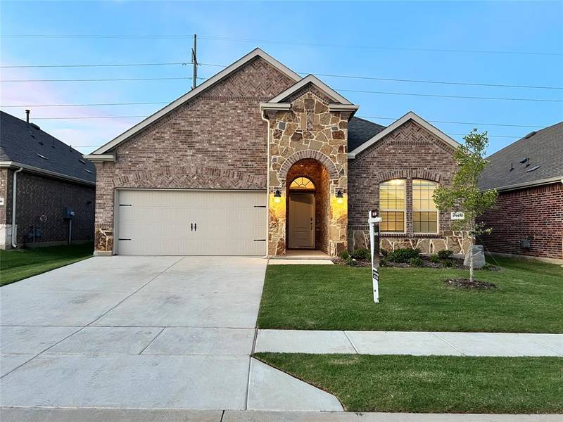 2926 Moccasin Lane, Aubrey, TX 76227