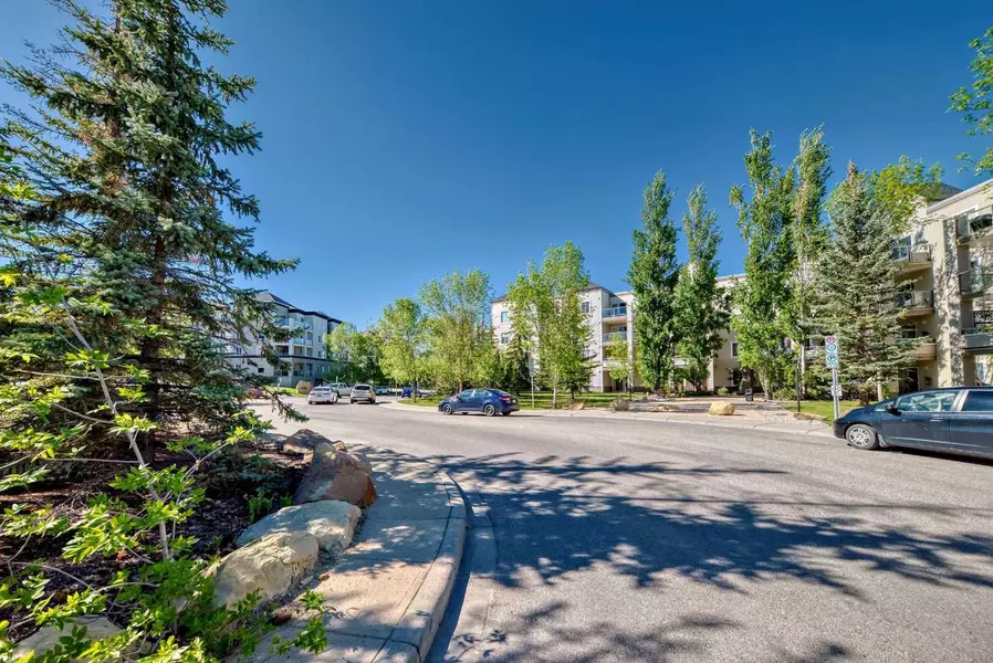 4000 Somervale CT Southwest #217, Calgary, AB T2Y 4J3