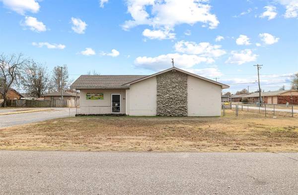 1419 W London Street, El Reno, OK 73036