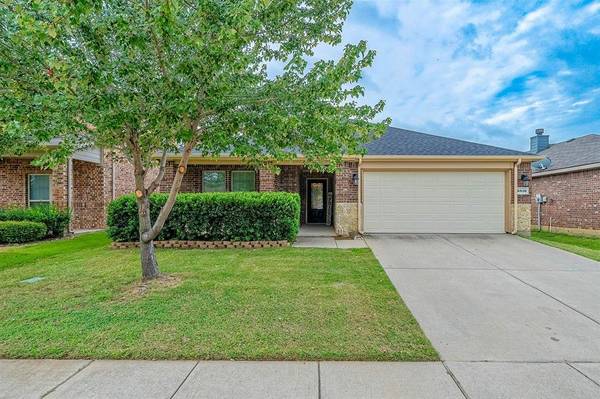 8816 Whirlwind Trail, Aubrey, TX 76227