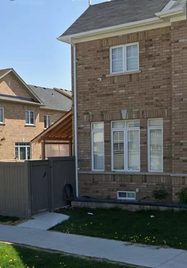 Brampton, ON L7A 4E2,352 Robert Parkinson DR #BSMT