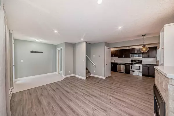 Calgary, AB T2T 1J4,1622 28 AVE SW #4