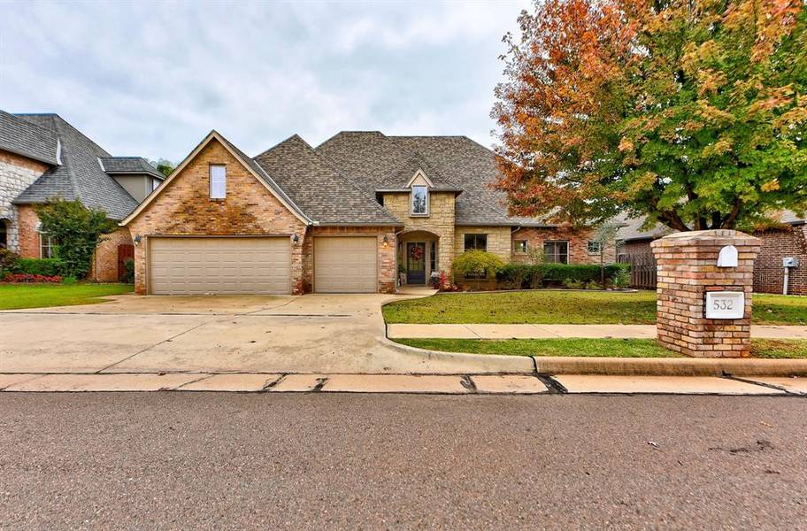 532 Conquistador Court, Edmond, OK 73025