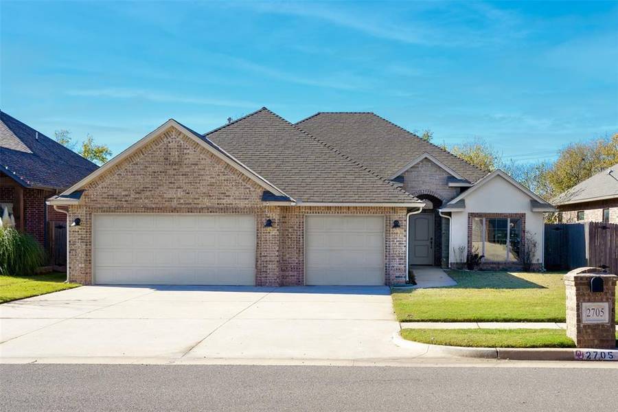 2705 Ethan Lane, Moore, OK 73160