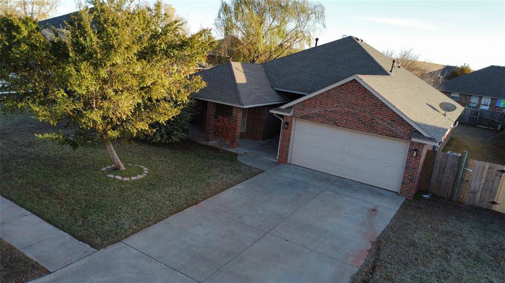 804 E Juniper Lane, Mustang, OK 73064