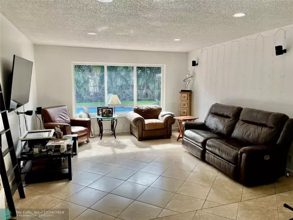 Plantation, FL 33317,7100 SW 8th Ct