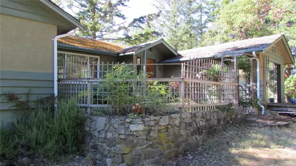 Salt Spring, BC V8K 1Y3,470 Reynolds Rd