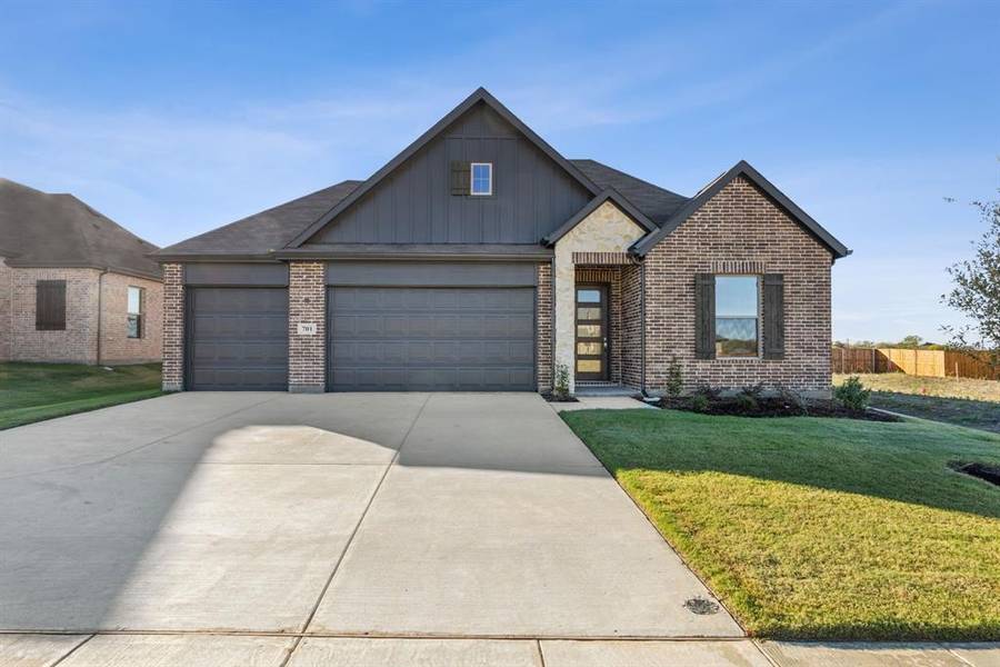 701 Bonnie Rose Lane, Van Alstyne, TX 75495