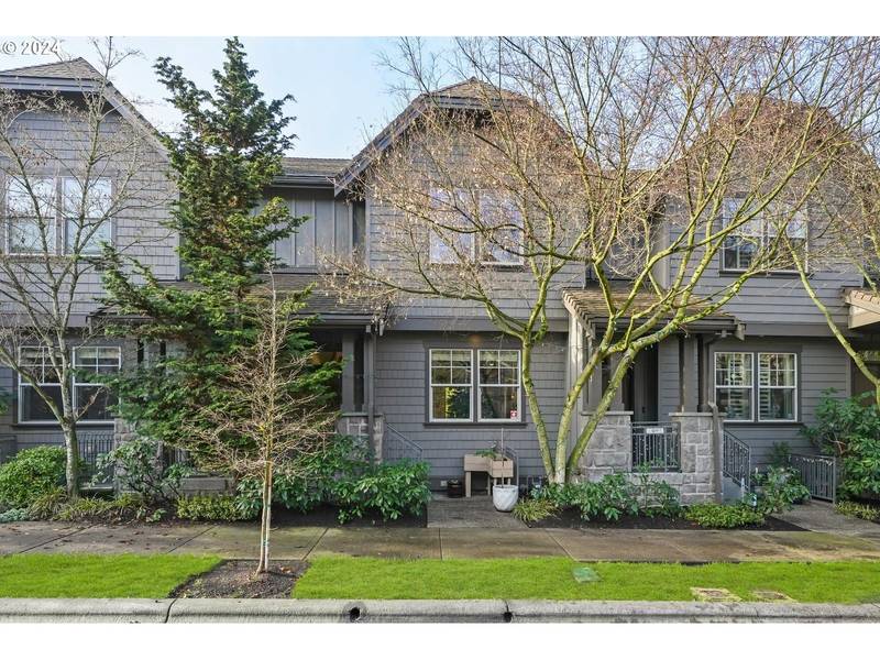 615 SW RUSTICA TER, Portland, OR 97225