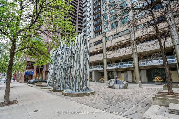 750 Bay ST #2705, Toronto C01, ON M5G 1N6