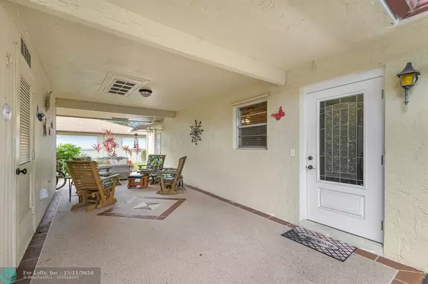 Delray Beach, FL 33445,502 Sandpiper Cir  #502