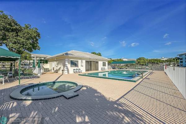 Boca Raton, FL 33433,6109 Balboa Cir  #305