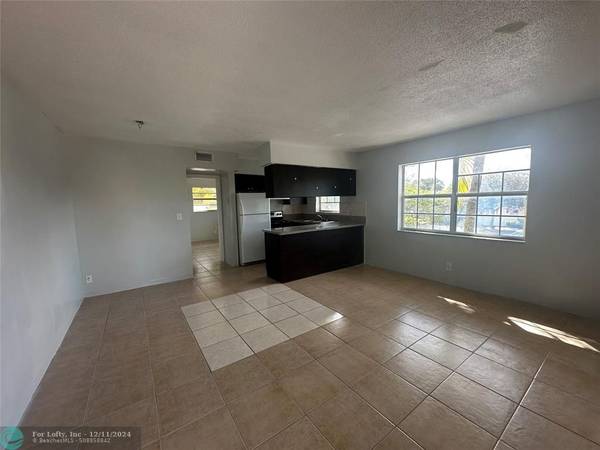 834 SW 10th Dr  #211, Pompano Beach, FL 33060