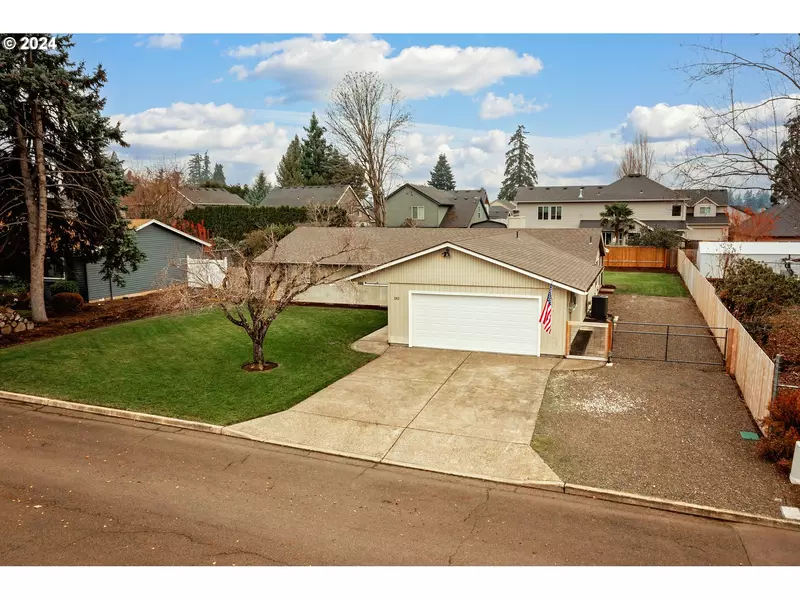 182 NE 14TH AVE, Canby, OR 97013