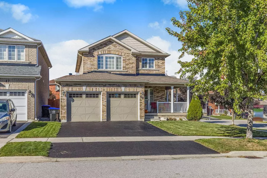 49 Christina CRES, Bradford West Gwillimbury, ON L3Z 0B1