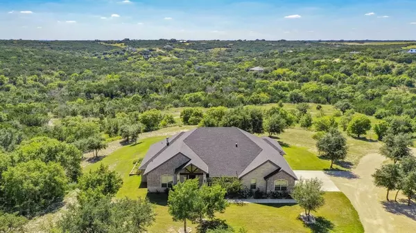 1010 Peninsula Drive, Bluff Dale, TX 76433