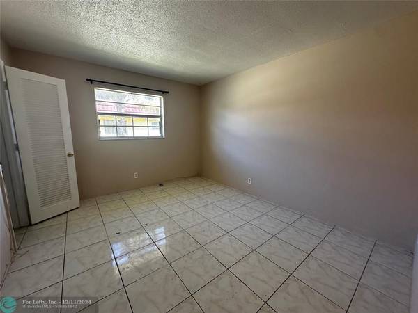 Pompano Beach, FL 33060,741 SW 9th St  #212