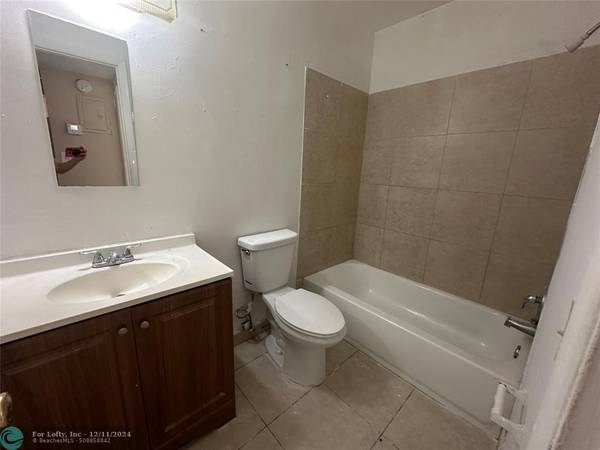 Pompano Beach, FL 33060,741 SW 9th St  #212