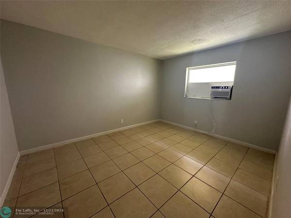 Pompano Beach, FL 33060,741 SW 9th St  #212